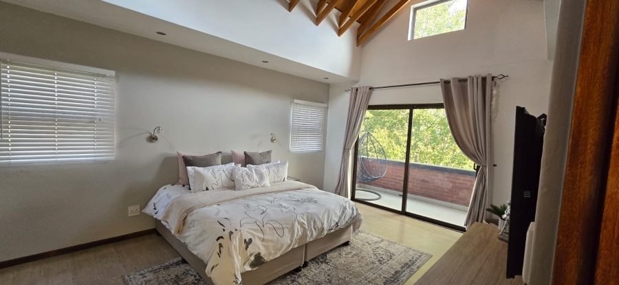 5 Bedroom Property for Sale in Xanadu Eco Park North West